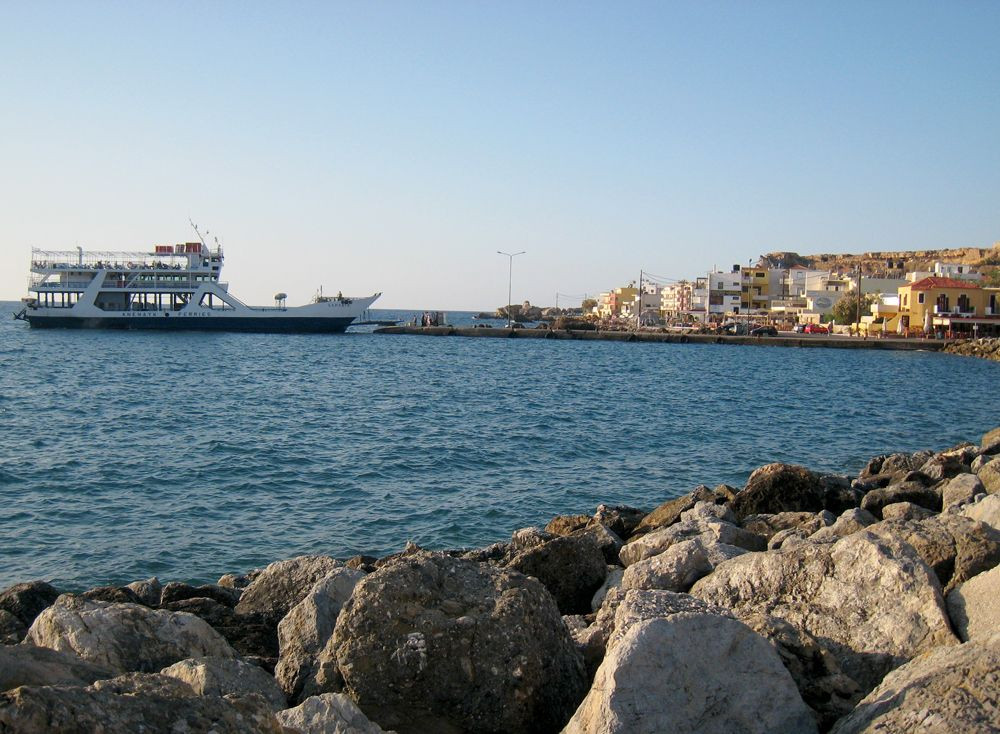 Ferry accostant à Paleochora - Crète - Grèce