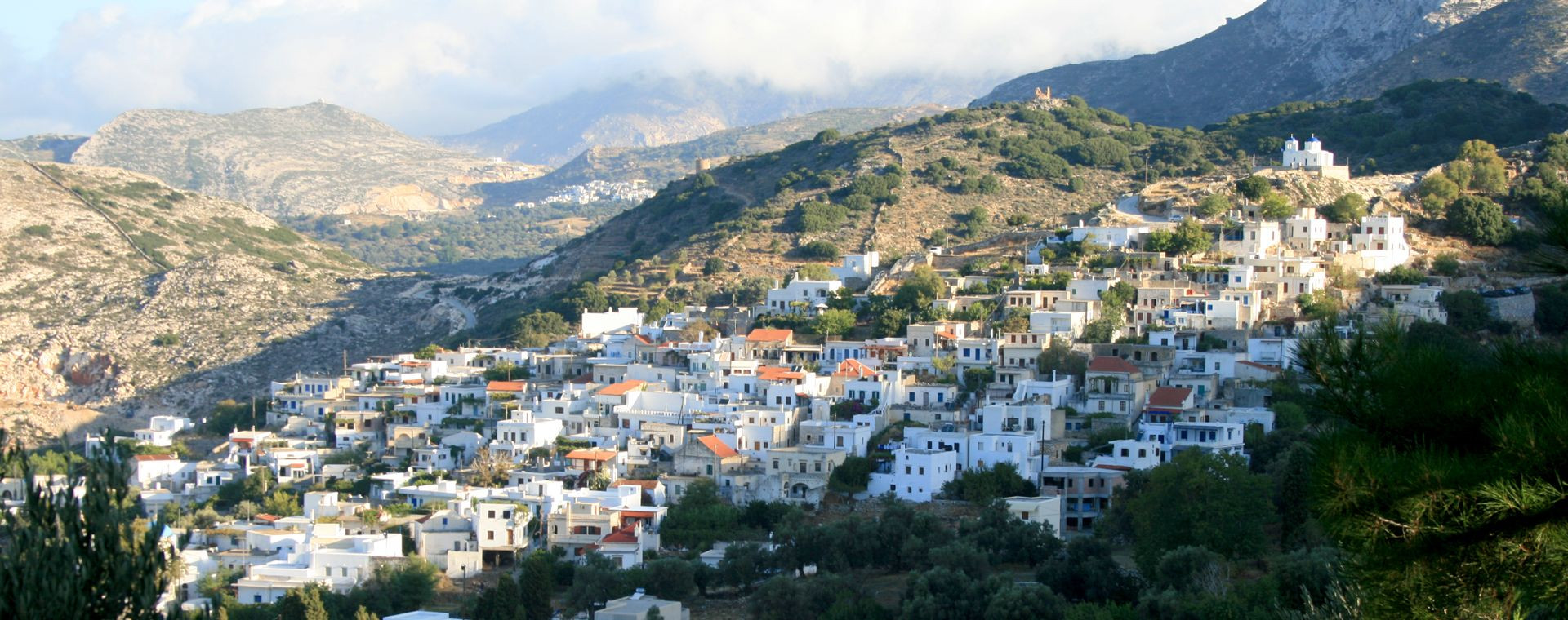 Dorp Filoti op de berghelling - Naxos - Cycladen, Griekenland
