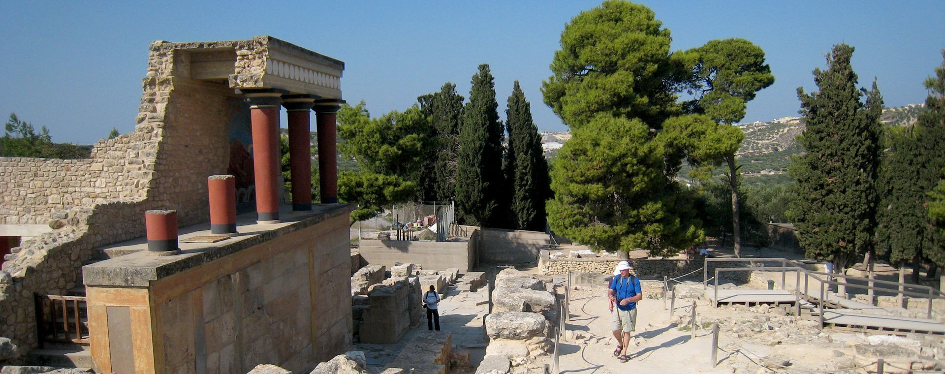 Colonnes rouges du palais minoen de Knossos - Héraklion - Crète